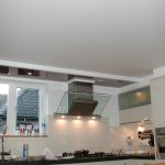 Een verlaagd plafond van Plameco in de keuken